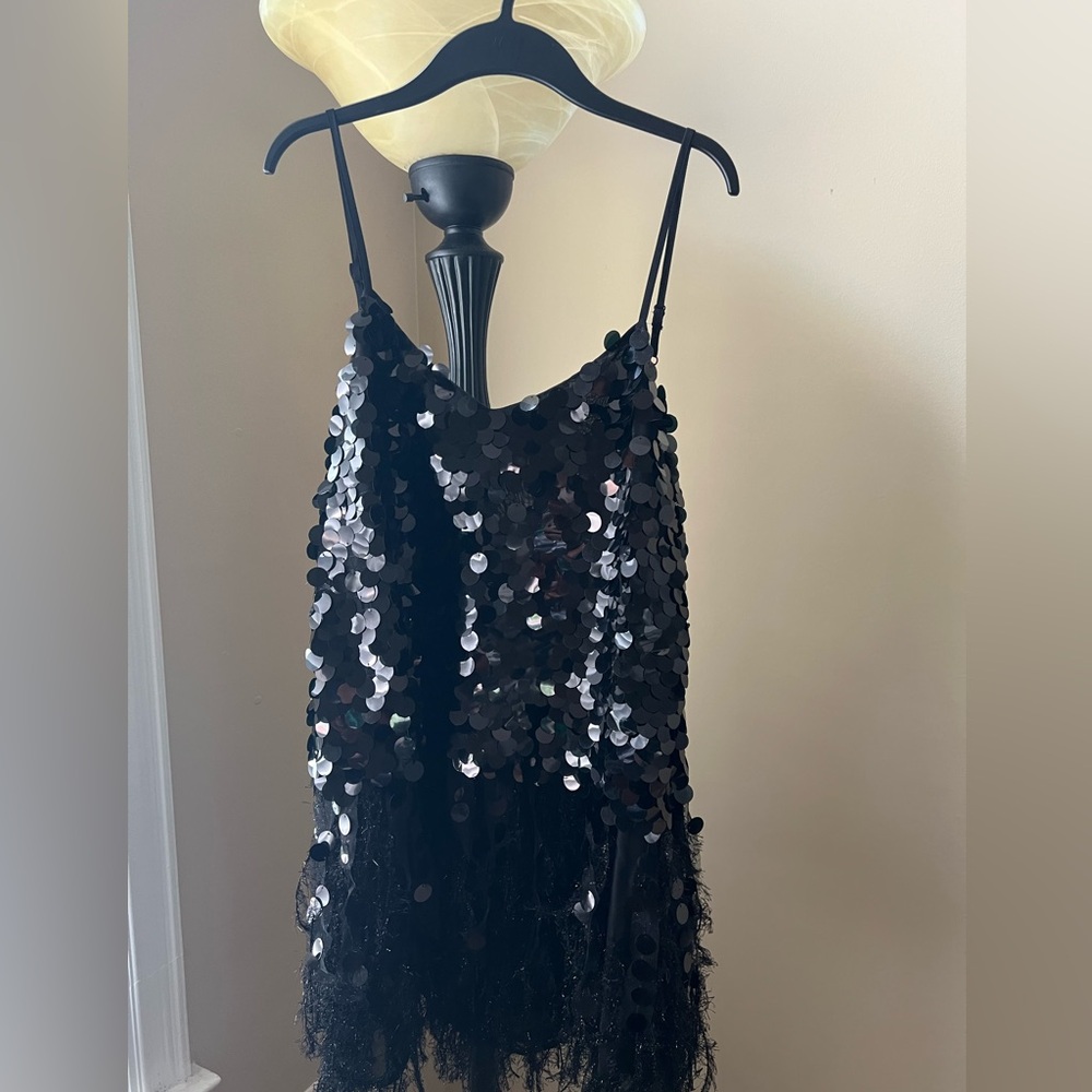 BRAND NEW BLACK SEQUIN PARTY DRESS NEVER WORN. Size LARGE! NO SCAMMERS PLEASE!